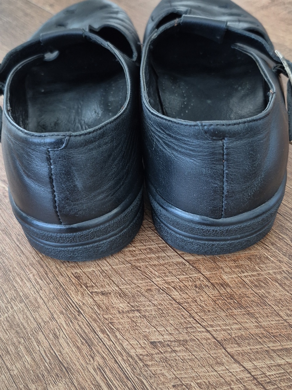 Propet Sandal Walkers - Picture 5 of 10
